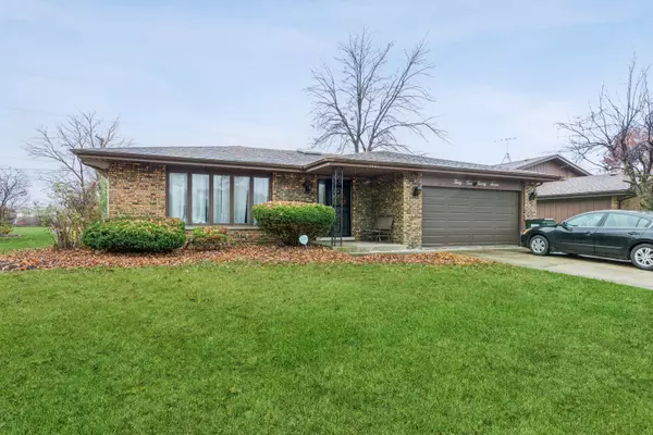 3427 S Manor DR, Lansing, IL 60438