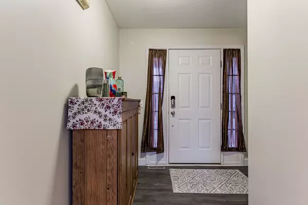 Savoy, IL 61874,702 E Tomaras AVE