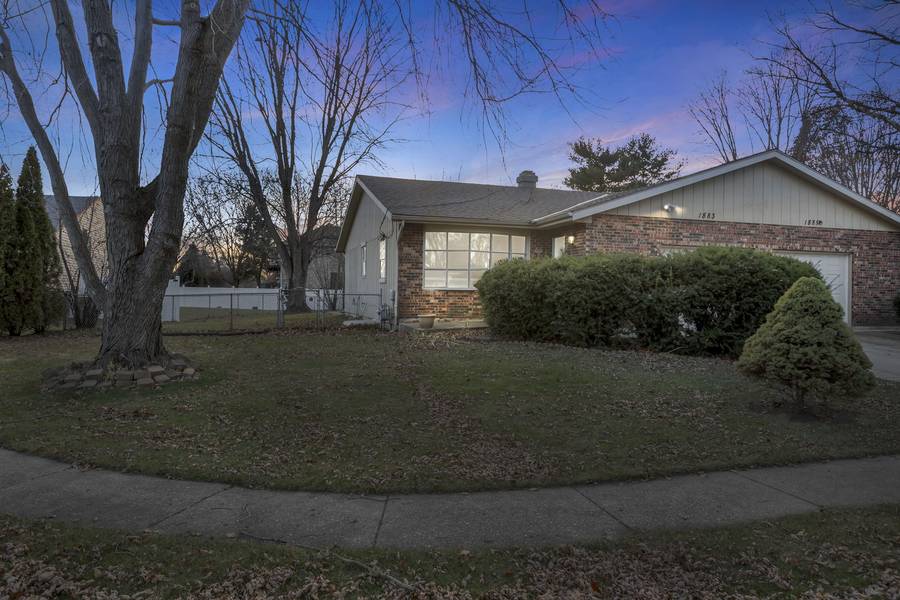 1883 Monday DR, Elgin, IL 60123