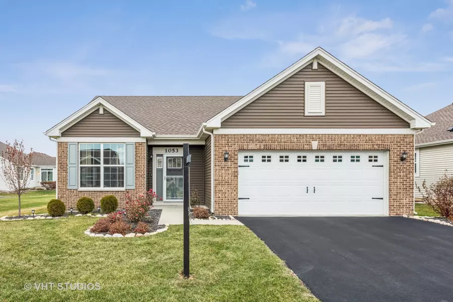 1053 Honey Locust DR, Crystal Lake, IL 60012