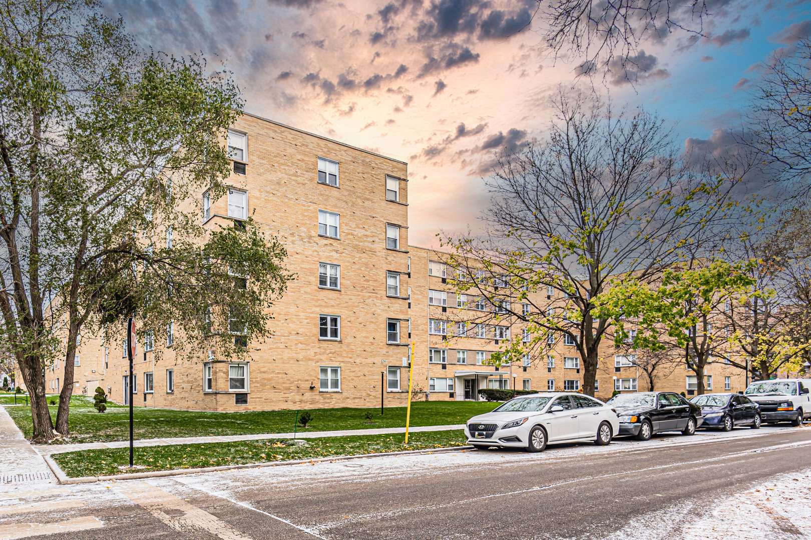 Chicago, IL 60659,6161 N Hoyne AVE #D310