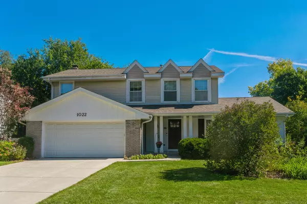 1022 Mayfair DR, Libertyville, IL 60048