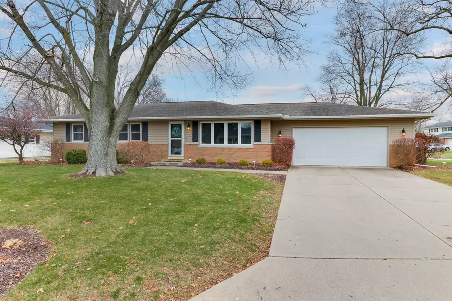 114 Glenridge DR, East Peoria, IL 61611