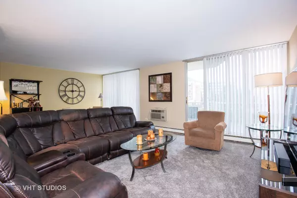 Oak Brook, IL 60523,20 N Tower RD #3E