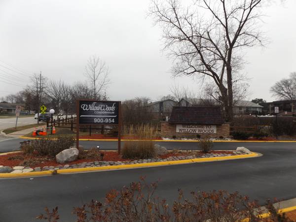 Prospect Heights, IL 60070,934 E Old Willow RD #204