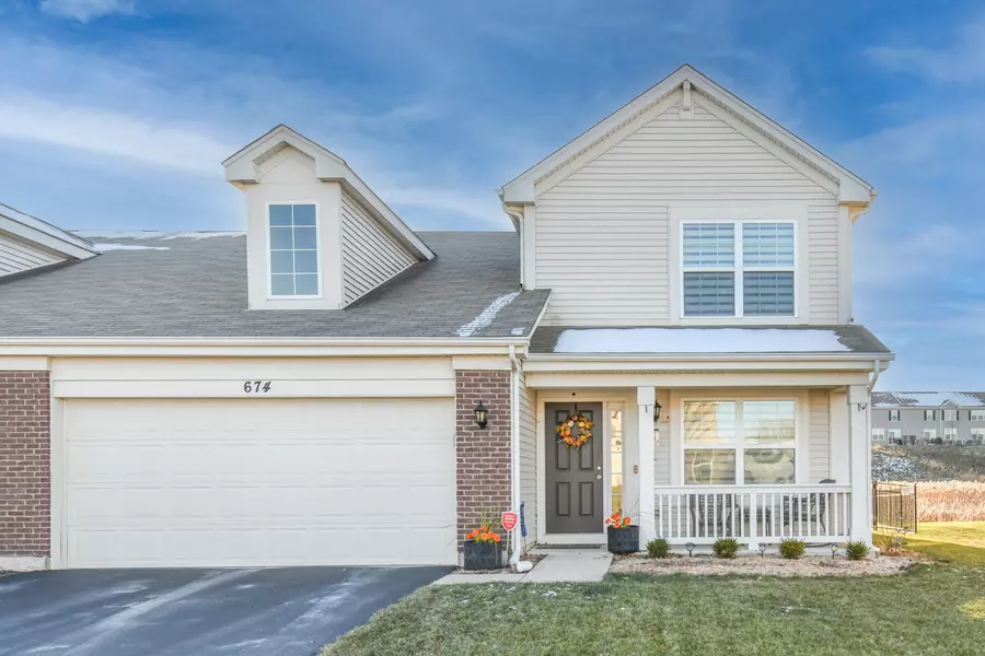 674 Boathouse RD, Pingree Grove, IL 60140