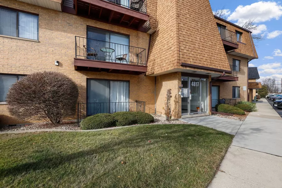 4817 W 109th ST #304, Oak Lawn, IL 60453