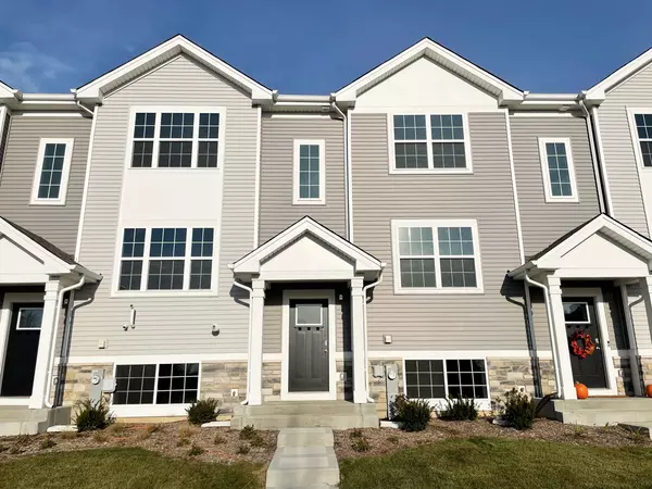 890 Briar Glen CT, Hampshire, IL 60140