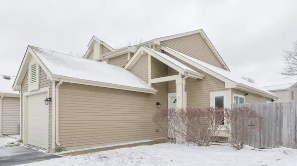 6 Copper CT, Glendale Heights, IL 60139