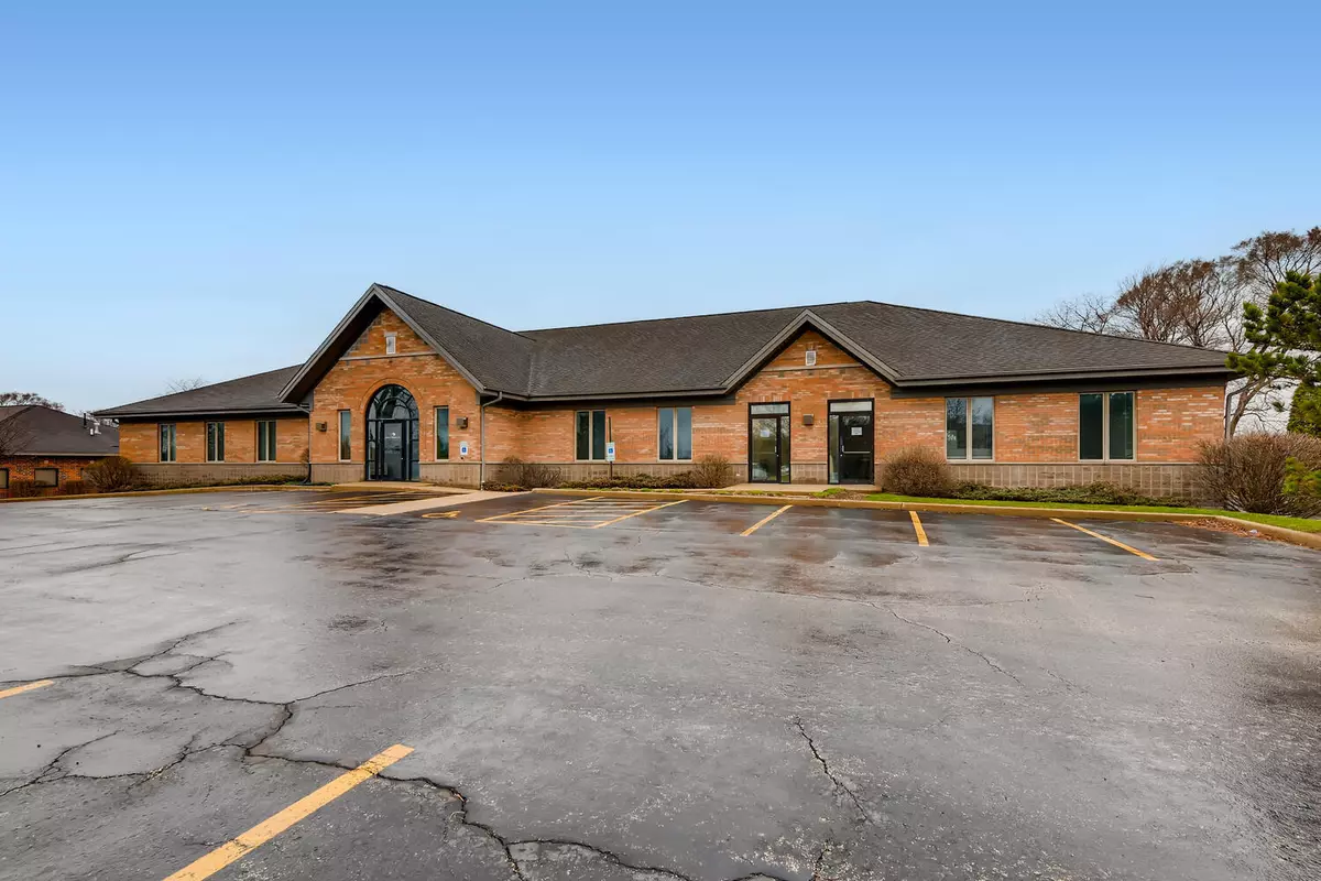 Crystal Lake, IL 60014,338 Memorial DR #B
