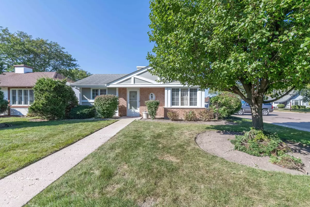 Montgomery, IL 60538,18 Garden DR #18