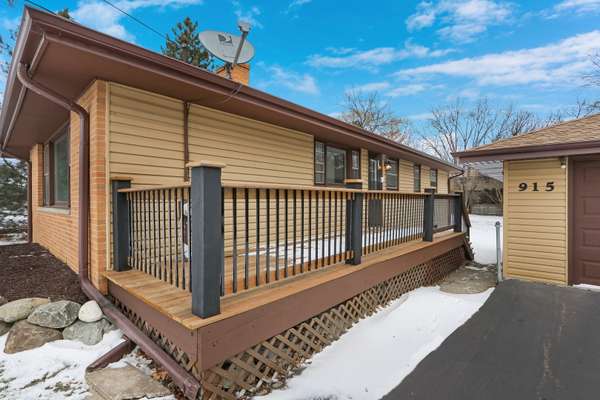 Antioch, IL 60002,915 Tiffany RD