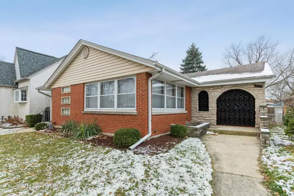 9726 S 52nd AVE, Oak Lawn, IL 60453