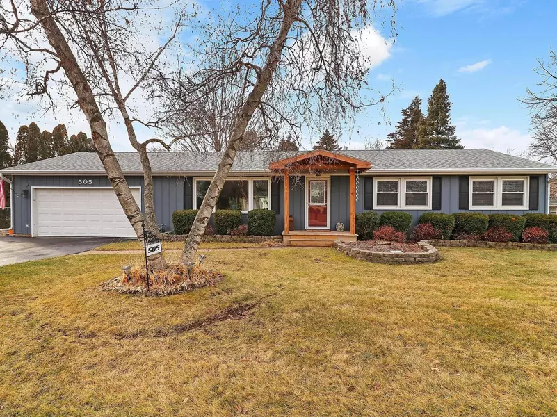 505 N Kent RD, Mchenry, IL 60050