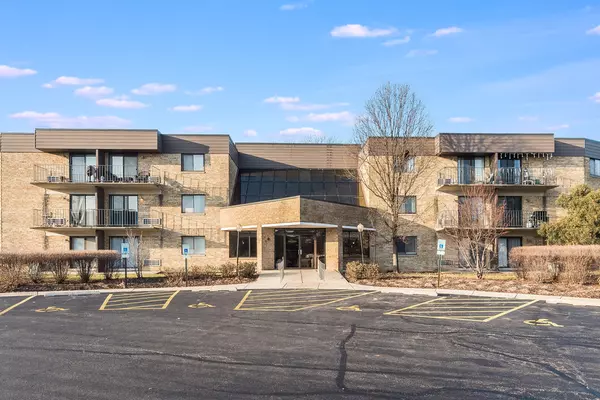 5550 Astor LN #111, Rolling Meadows, IL 60008