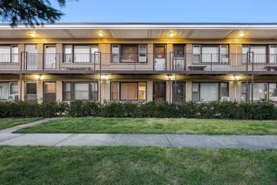 21 King Arthur CT #6, Northlake, IL 60164