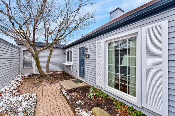 30 Garden DR, Montgomery, IL 60538