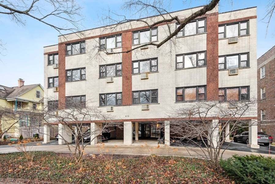 815 Reba PL #202, Evanston, IL 60202