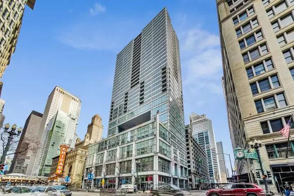 8 E Randolph ST #2207, Chicago, IL 60601