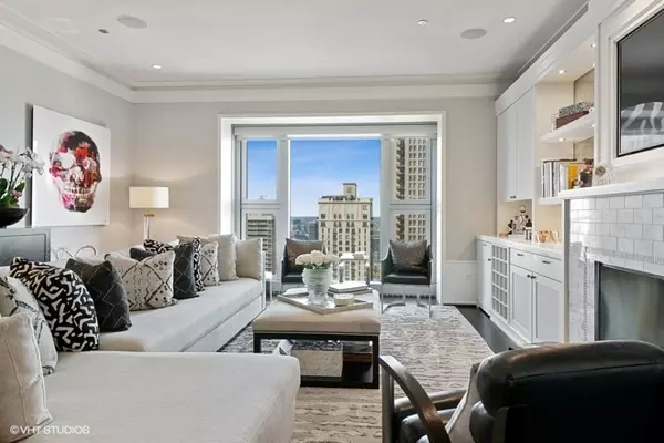 Chicago, IL 60611,77 E WALTON ST #26E