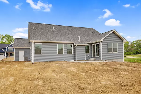 Mahomet, IL 61853,1114 Briarwood LN