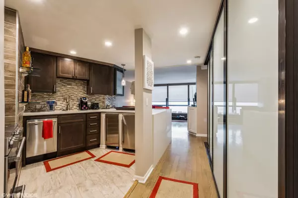 Chicago, IL 60640,5415 N SHERIDAN RD #4010