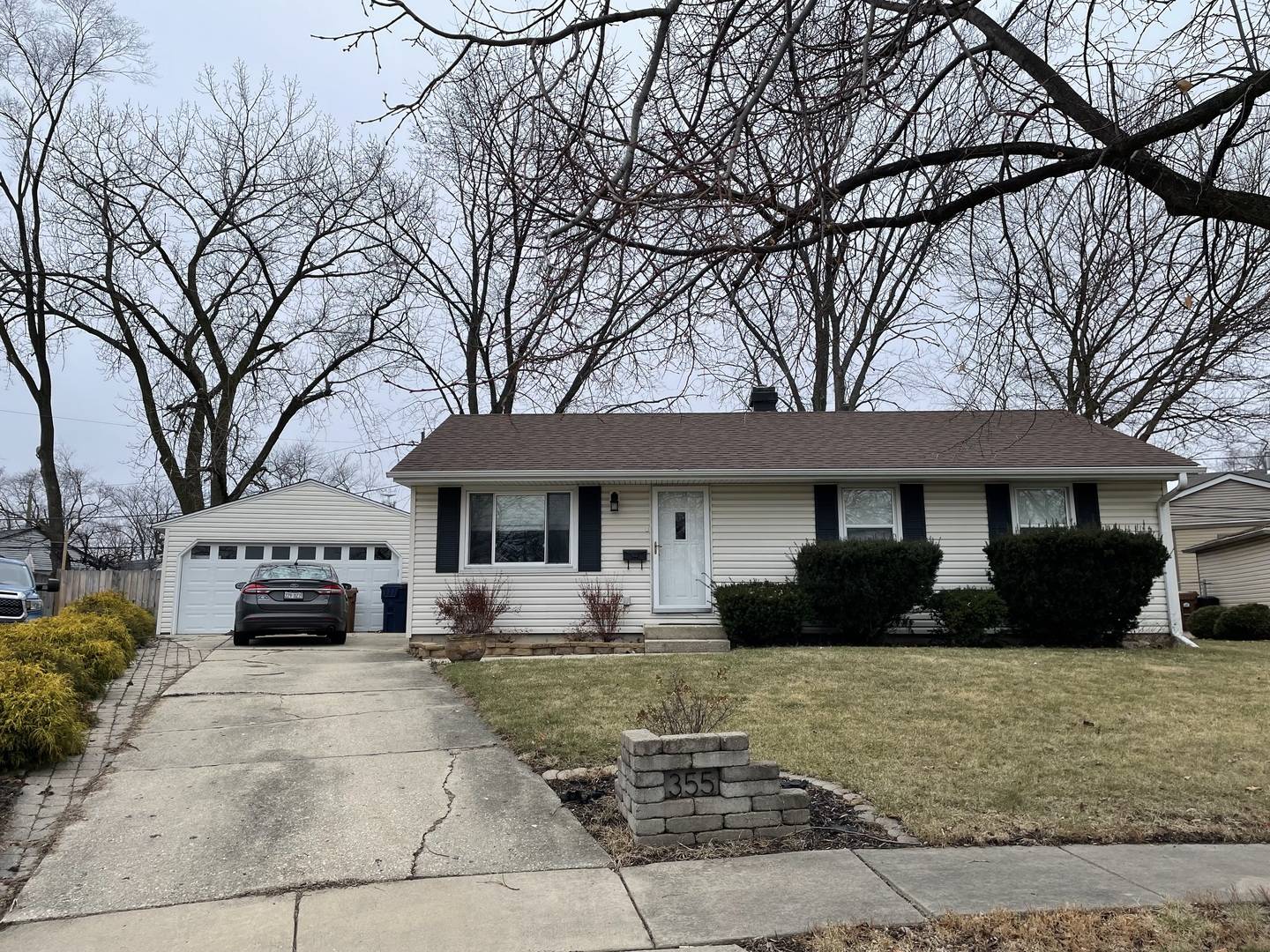 355 Sandra CT, Glendale Heights, IL 60139