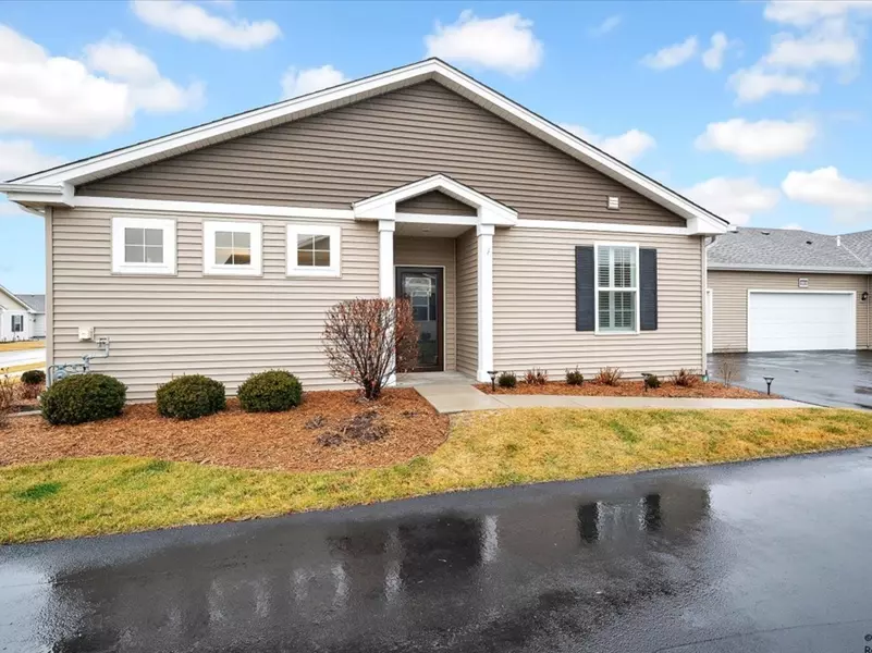 1726 Southern CIR, Pingree Grove, IL 60140