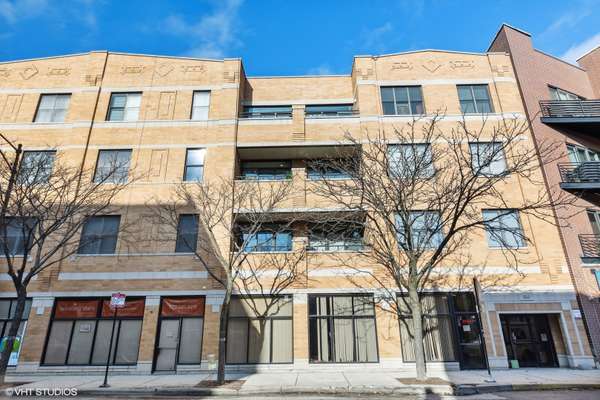 2040 W Belmont AVE #302, Chicago, IL 60618