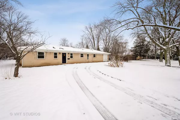 47 Birchwood RD, Northbrook, IL 60062