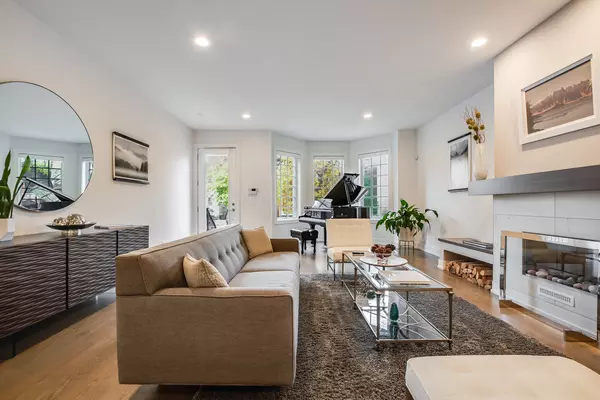 Chicago, IL 60622,1935 W Erie ST