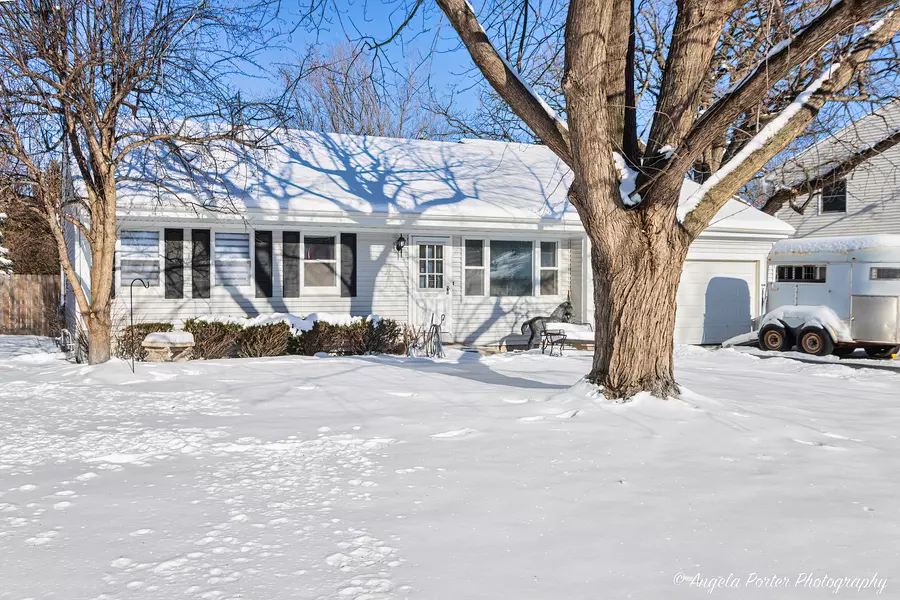 4016 W Orleans ST, Mchenry, IL 60050
