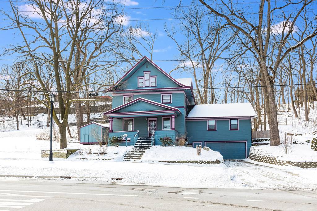 7 N Lincoln AVE, Carpentersville, IL 60110