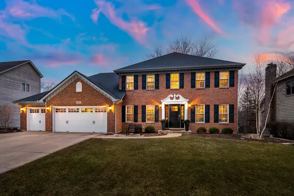 1327 Ada LN, Naperville, IL 60540