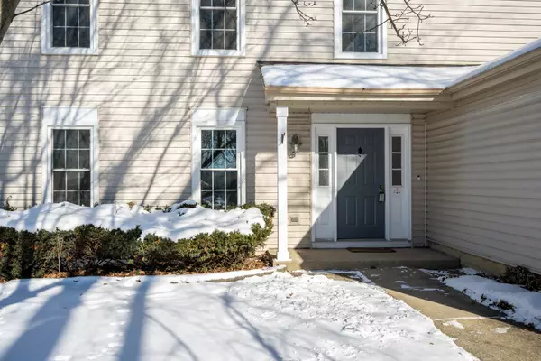 Wheaton, IL 60189,2305 Appleby CT