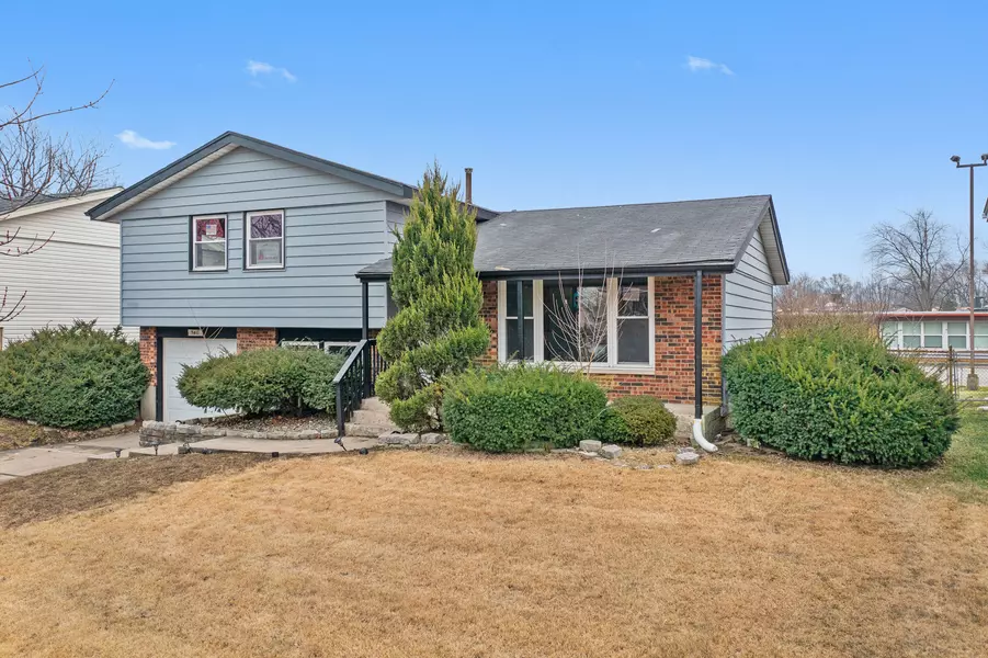 3417 Chestnut DR, Hazel Crest, IL 60429