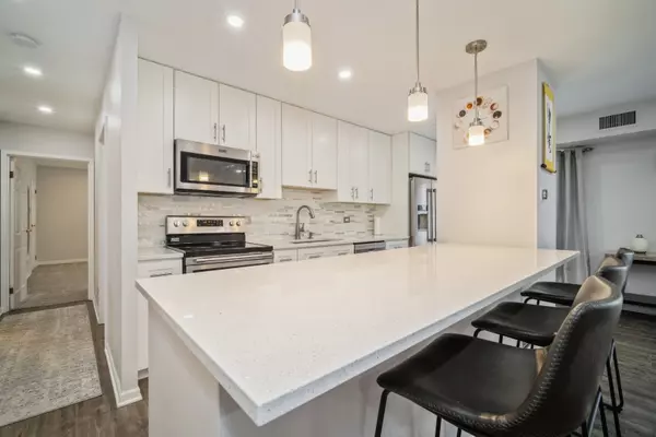 Glenview, IL 60025,3700 Capri CT #109