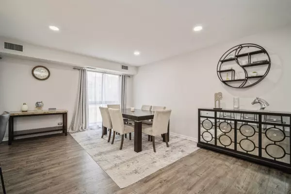 Glenview, IL 60025,3700 Capri CT #109