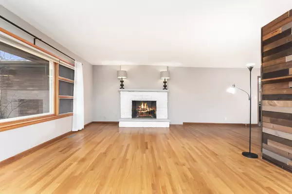 Aurora, IL 60506,328 Le Grande BLVD