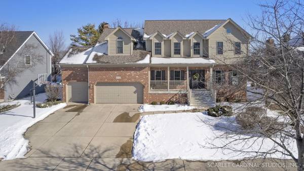 3732 Mandeville LN, Naperville, IL 60564