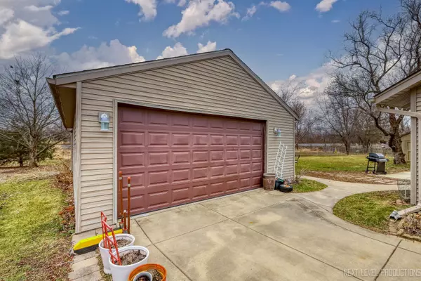 Warrenville, IL 60555,30W301 Whitehall CT