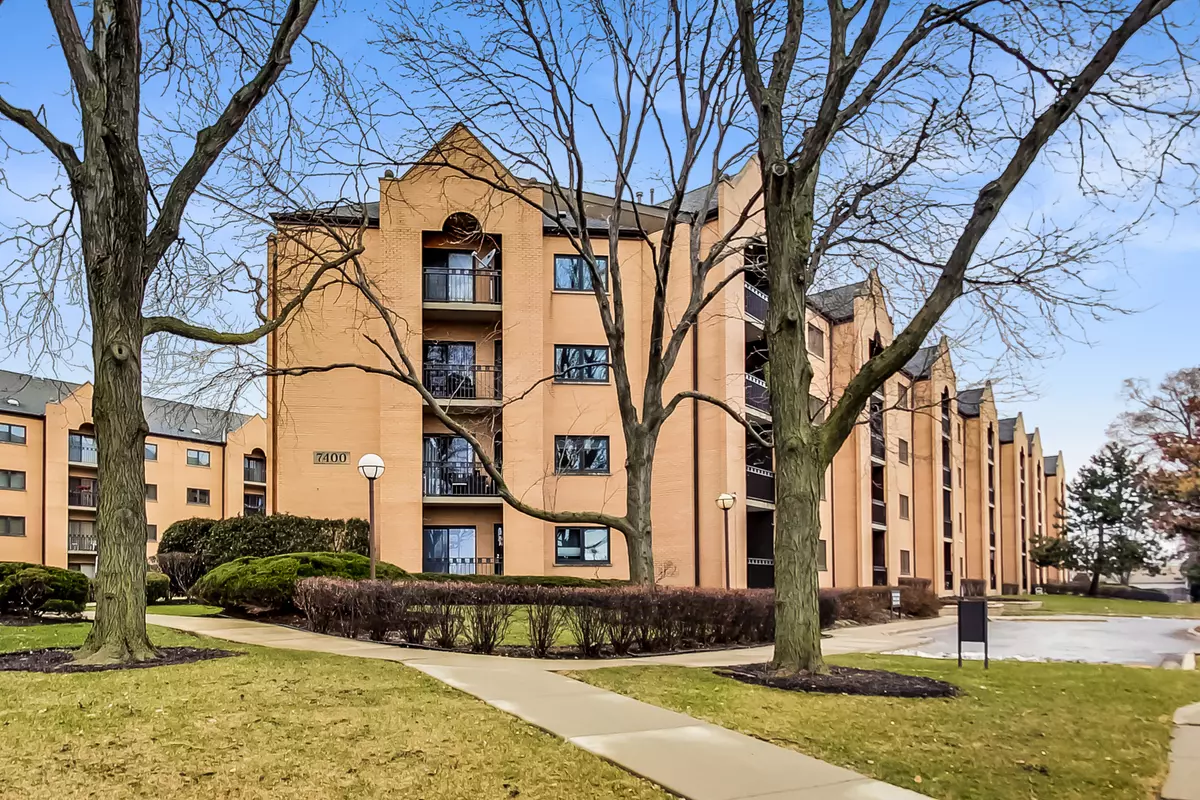 Harwood Heights, IL 60706,7400 W Lawrence AVE #426