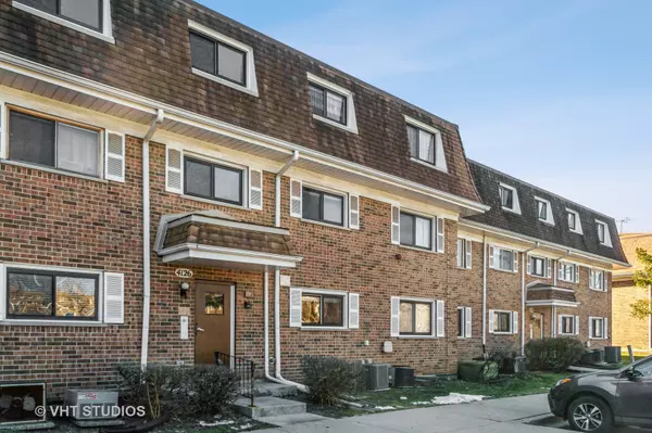 4126 Cove LN #F, Glenview, IL 60025