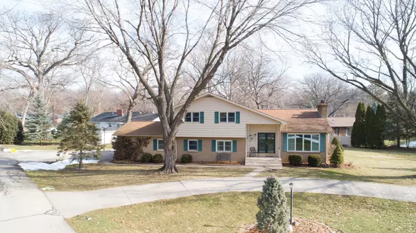 3236 Mineral Springs RD, Sterling, IL 61081