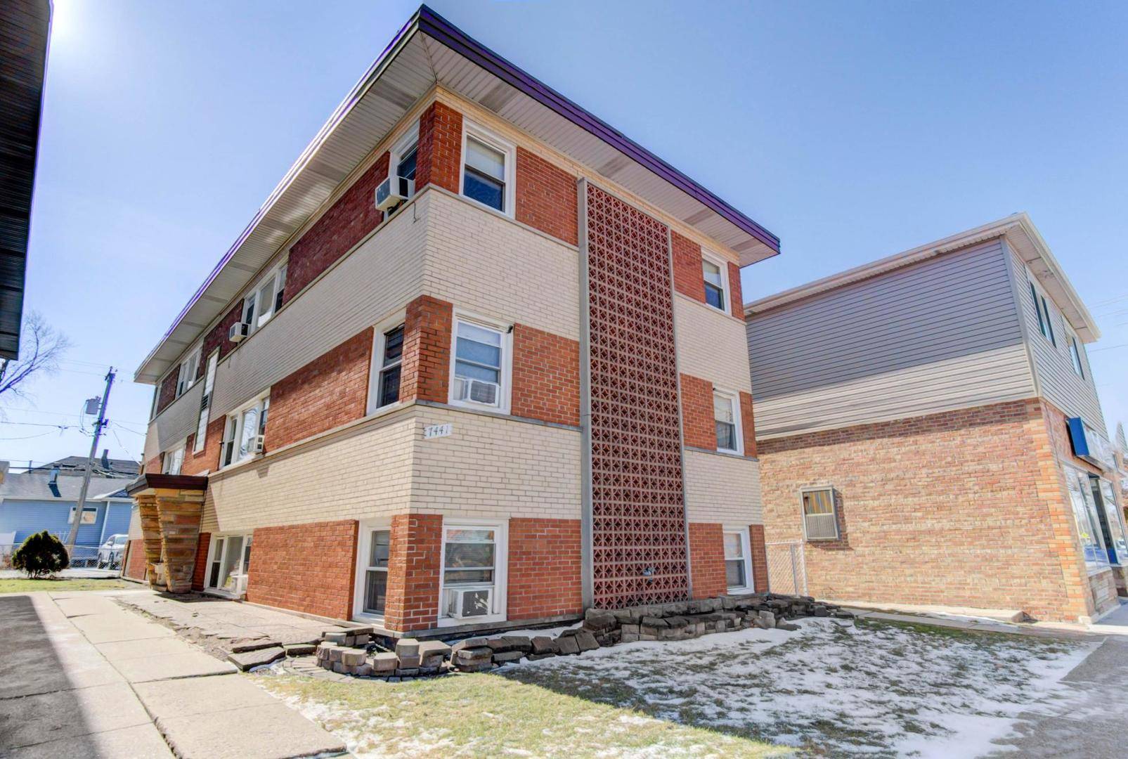 7441 W Fullerton AVE #GS, Elmwood Park, IL 60707