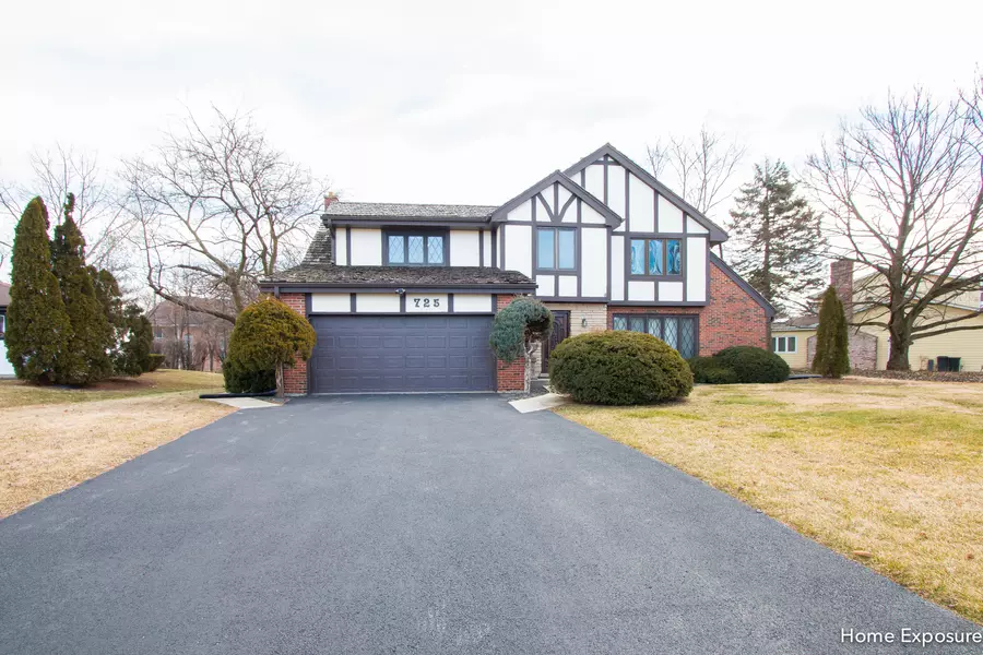 2S725 Avenue Chateaux E, Oak Brook, IL 60523