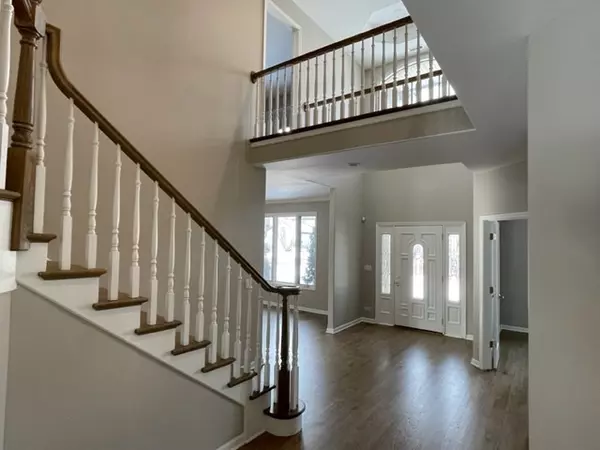 Glenview, IL 60025,1017 CRYSTAL CT