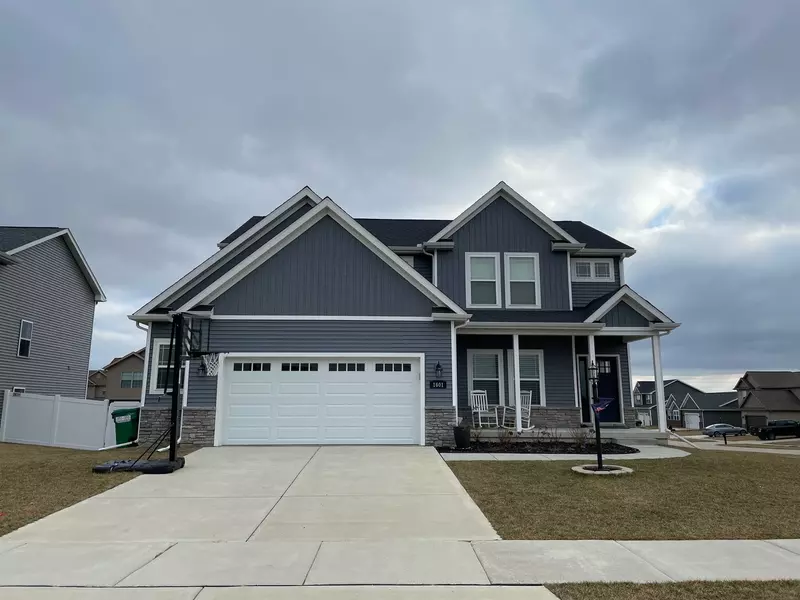 1601 Oliger DR, Mahomet, IL 61853