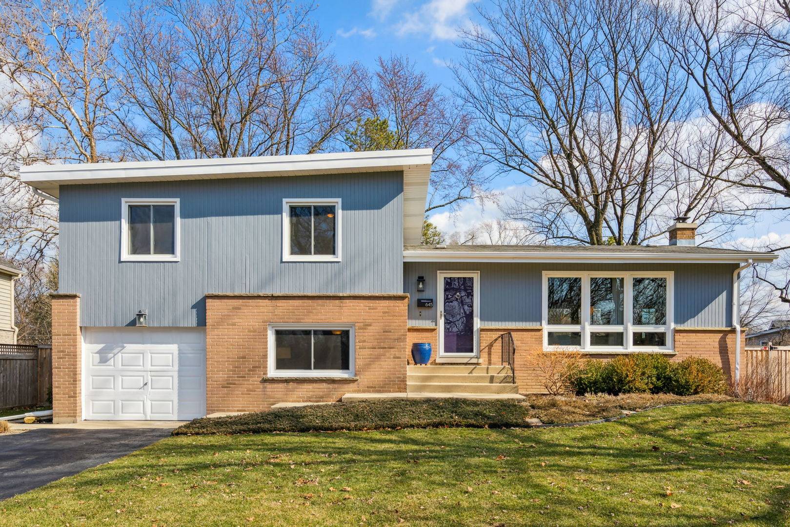 645 APPLETREE LN, Deerfield, IL 60015
