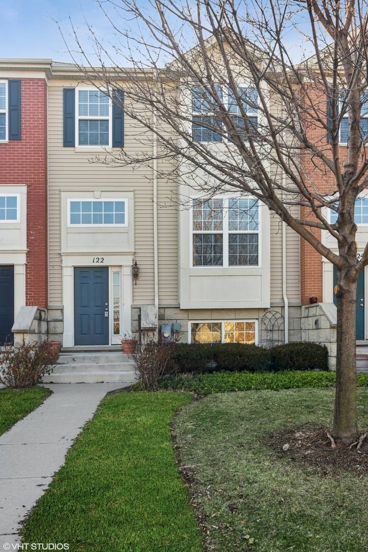 122 TOWN CENTER BLVD, Gilberts, IL 60136